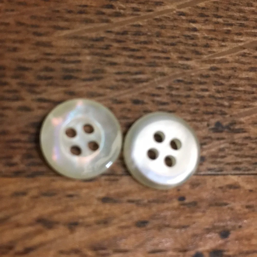 Box of 15 Gross Pearl Replica Buttons - Picture 4 of 7